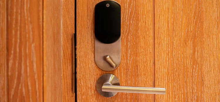 Automatic Locking Door Knob Tara Hills